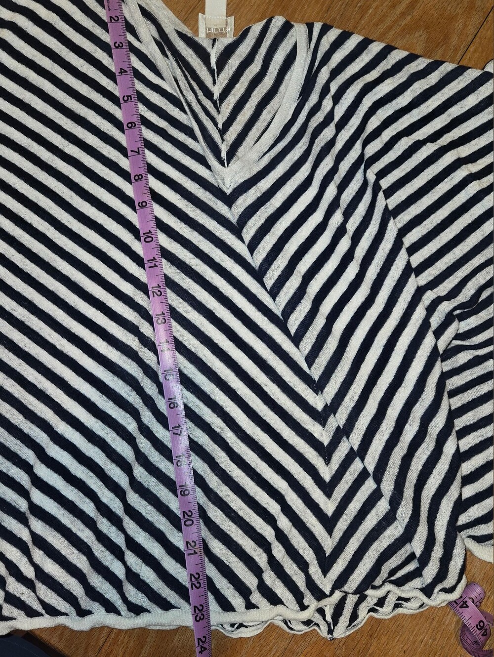 Chico's Navy and White Stripe V-Neck Linen Blend Top - Picture 8 of 9